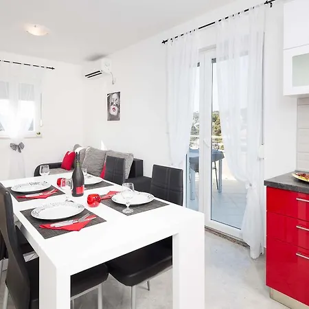 شقة Sucic سيفيد