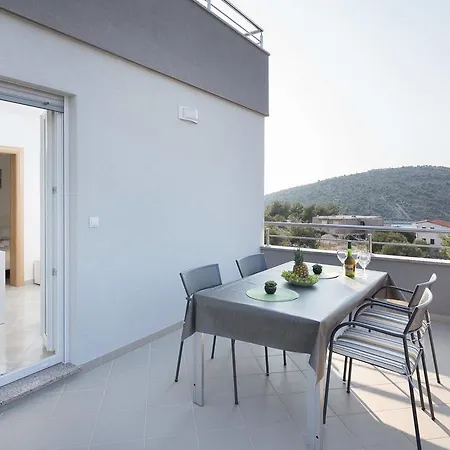 Sucic Apartman *