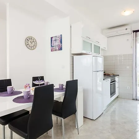 Sucic Apartman *