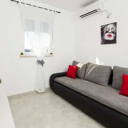 شقة Sucic سيفيد