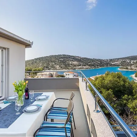 Sucic شقة سيفيد